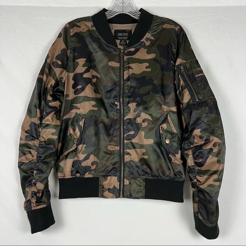 RED FOX • Camouflage Bomber Jacket Size large